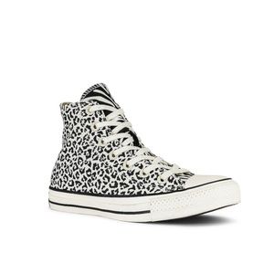 Chuck Taylor All Star Sneaker in egret and black